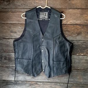 Black leather motorcycle vest like new